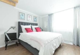 PARIS    CHILLINGHOUSE # 5, 3 Min. vom ICE, NETFLIX, Garten allows 18 year olds to book a room