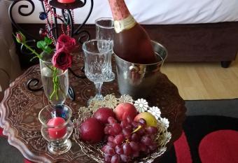 La Saville BnB has Balcony rooms