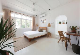 Srilax allows 18 year olds to book a room