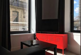 Villa Laurentin allows 18 year olds to book a room