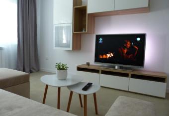 SimpliCity Apartament has Balcony rooms