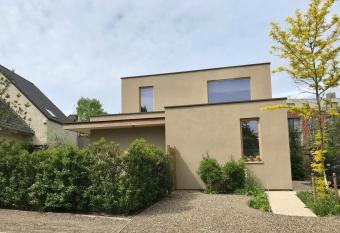 International House Aalter has Balcony rooms