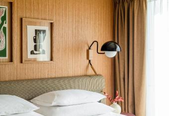 PURO Krak  w Stare Miasto allows 18 year olds to book a room