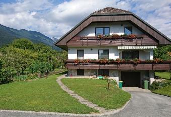 Sobe Janez has Balcony rooms