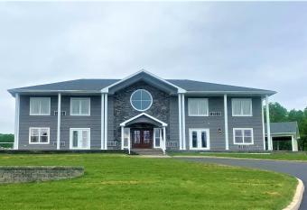 The Lakes at Ben Eoin Golf Club & Resort has Balcony rooms