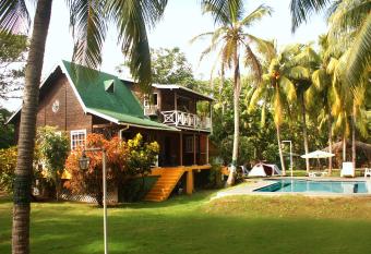Villaverde Ecolodge & Camping allows 18 year olds to book a room