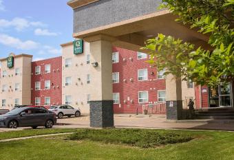 Quality Inn & Suites allows 18 year olds to book a room