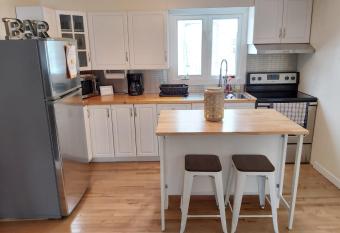 Beautiful 3 Bedroom - 5 minutes from Ottawa has Balcony rooms