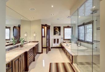 Westmount River Inn has Balcony rooms