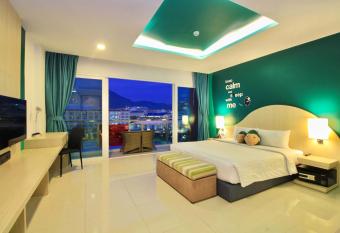 SLEEP WITH ME HOTEL design hotel @ patong (SHA Plus+) has Balcony rooms