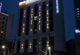 BON Hotel Busan Gupo allows 18 year olds to book a room