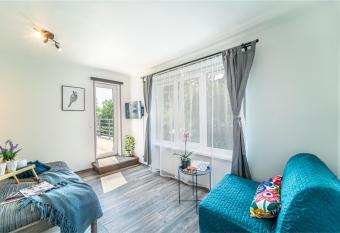 Green Garden & Parking Apartments has Balcony rooms