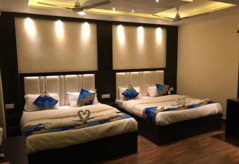 Hotel Kabir Residency has Balcony rooms