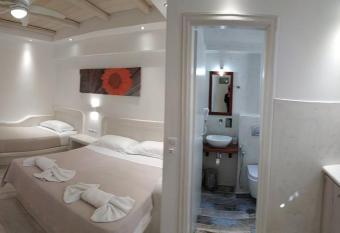 Ostria Hotel has Balcony rooms