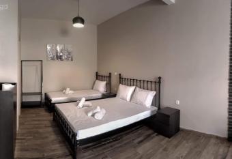 Meteora House- Cozy Living has Balcony rooms