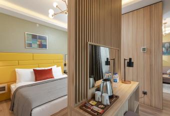 ROX Hotel Ankara allows 18 year olds to book a room