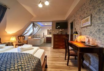 Takler K  ria allows 18 year olds to book a room