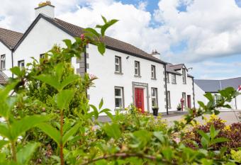 Willow House Bed & Breakfast and Orchard Studios Self Catering allows 18 year olds to book a room