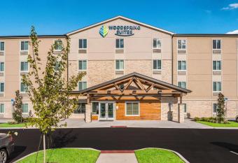 WoodSpring Suites Davenport FL allows 18 year olds to book a room