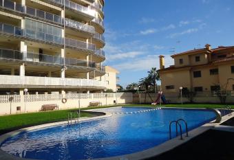 P   Maritimo 13-4/6 pax. LEK has Smoking/Balcony rooms