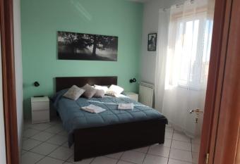 I capricci dell  Etna suite allows 18 year olds to book a room