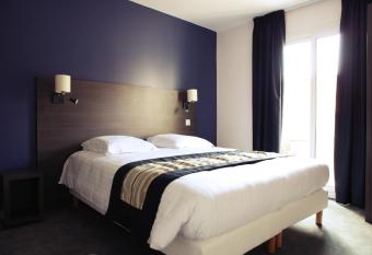 H  tel Hoche allows 18 year olds to book a room