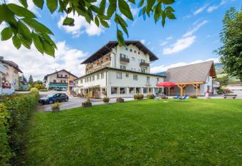 Hotel Nocker has Balcony rooms