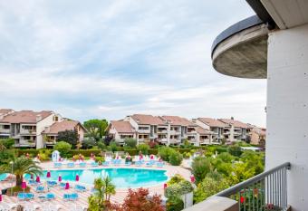 Garda Almonds allows 18 year olds to book a room