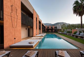 Pilot Amphora Boutique Hotel  allows 18 year olds to book a room