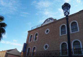 Hotel Roma allows 18 year olds to book a room