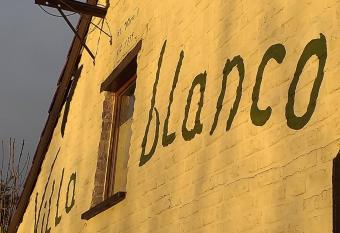 Villa Blanco has Balcony rooms