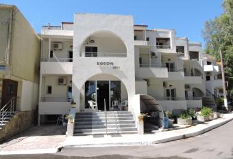 Egeon Rooms and Studios has Balcony rooms