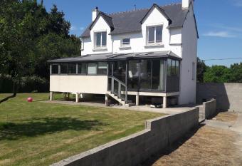 la cr  maill  re chambres d h  tes allows 18 year olds to book a room