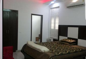 3 Bhk modern flat at sector 17 faridabad has Balcony rooms