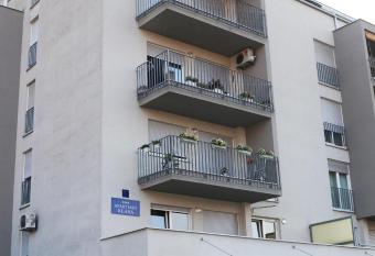 Apartman Klara has Balcony rooms