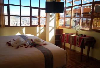 Kuska Hostal has Balcony rooms