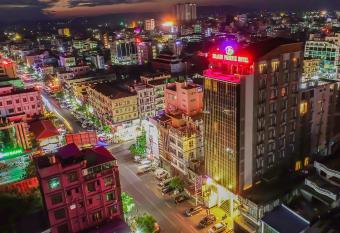 Dragon Phoenix Hotel allows 18 year olds to book a room