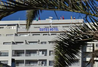 Le Yacht Suites Hotel allows 18 year olds to book a room