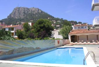 Acogedor apartamento en l Estartit allows 18 year olds to book a room