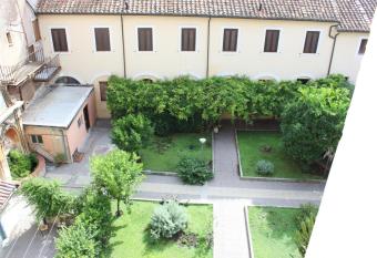 Chez Liviana allows 18 year olds to book a room