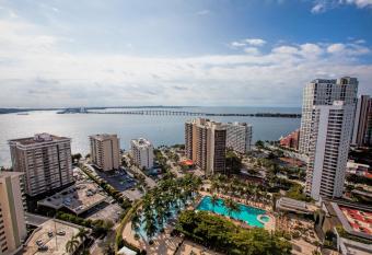 Fortune House Hotel Suites has Balcony rooms