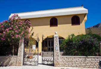 Orlando Vacanze Camere has Smoking rooms