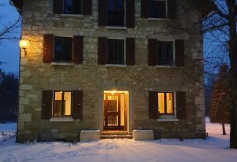 Chambres d h  tes LA CHAPELAINE allows 18 year olds to book a room