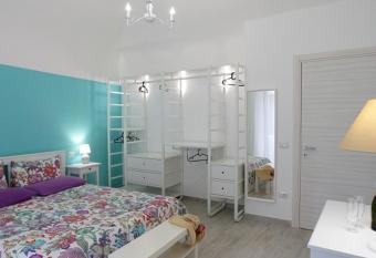 La Casetta di Meta di Sorrento has Balcony rooms