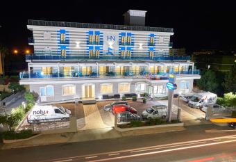 Hotel Niagara has Balcony rooms