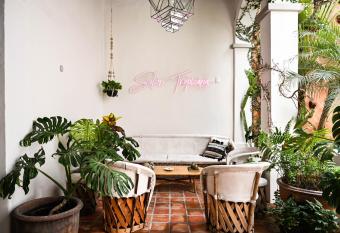 Casa Blanco by Barrio Mexico has Balcony rooms