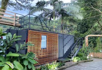 Home Boutique Natural Paradise allows 18 year olds to book a room