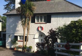 Tredara Bed & Breakfast allows 18 year olds to book a room