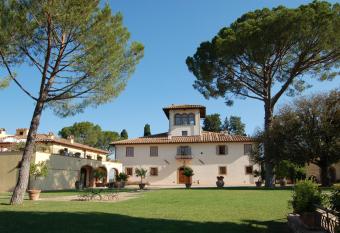 Tenuta Di Sticciano allows 18 year olds to book a room
