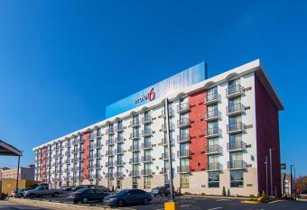 Motel 6 Atlanta, Ga - Atlanta Airport has Balcony rooms